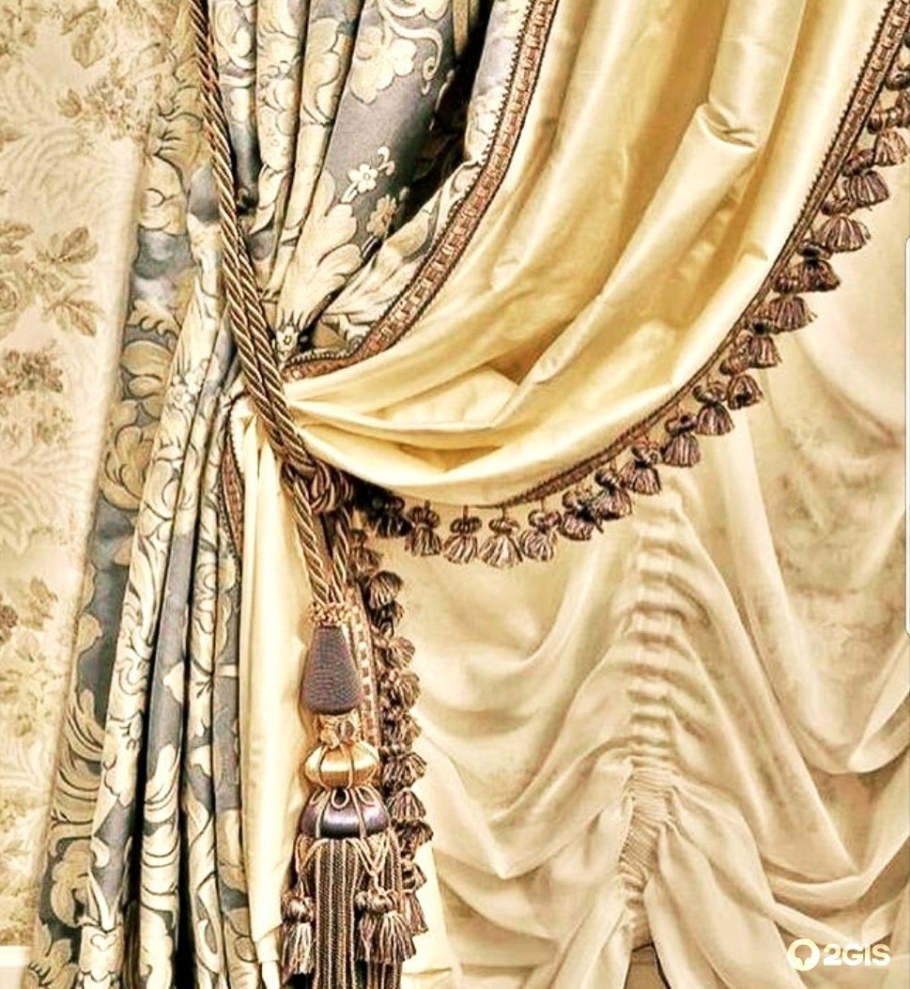 Бархатные шторы с кистями