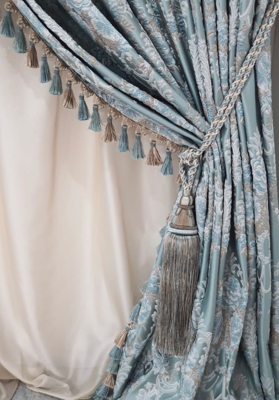 Портьеры с кисточками