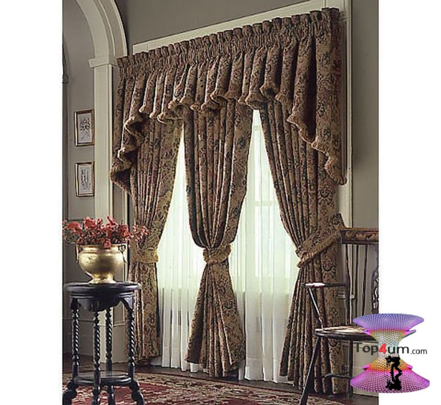 Бархатные шторы с бахромой