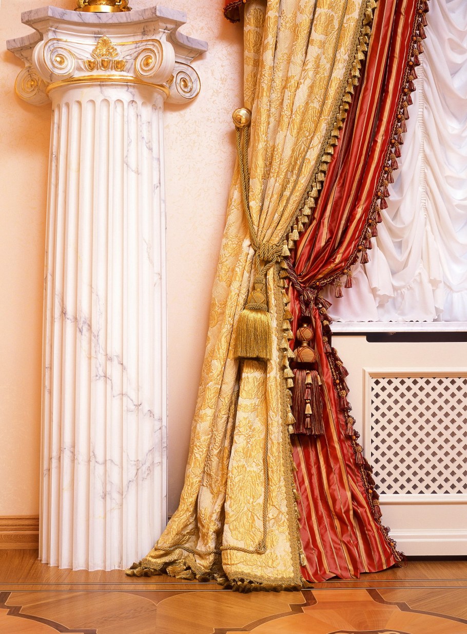 Шторы с бахромой и кистями