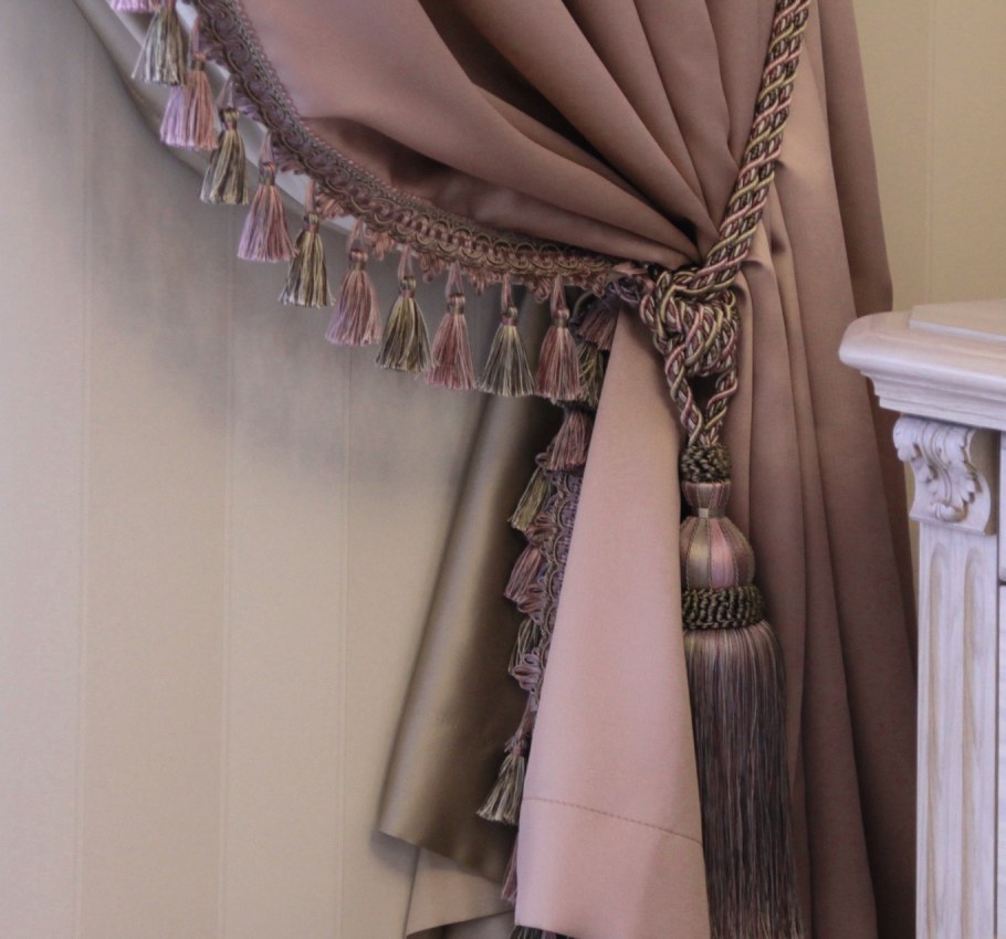 Портьеры с кисточками