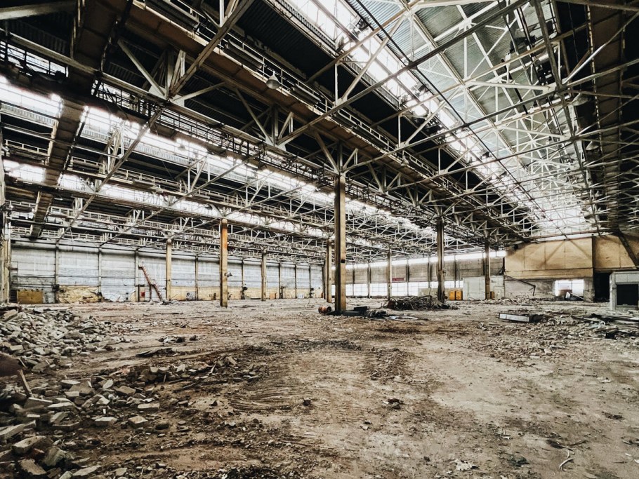 Развалины завода миг