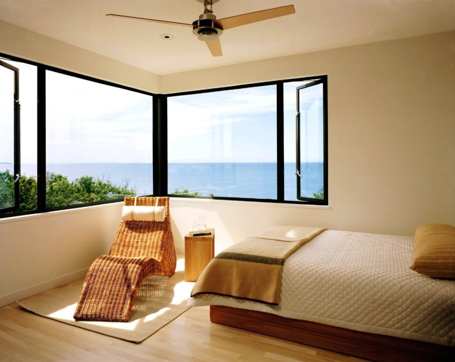 Комната с панорамными окнами