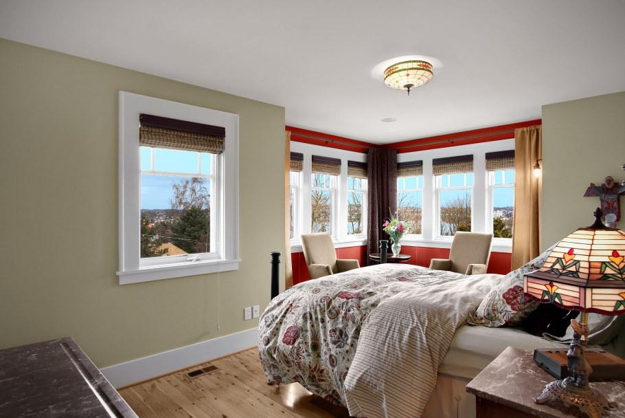 Акцентная стена с окном