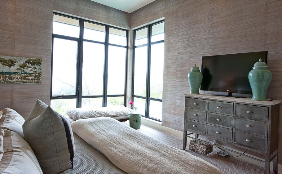 Спальня с угловым окном