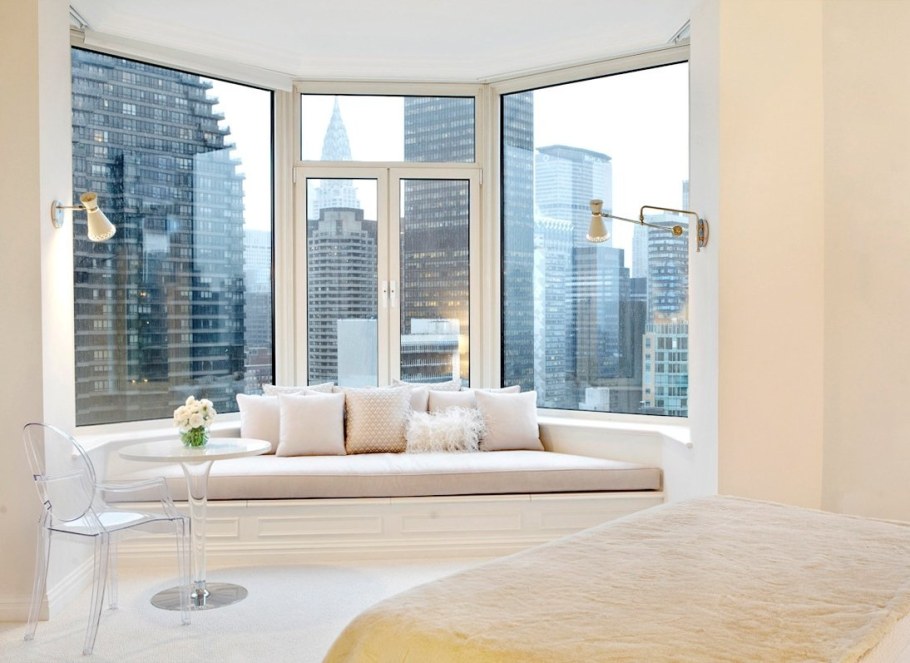 Комната с панорамными окнами