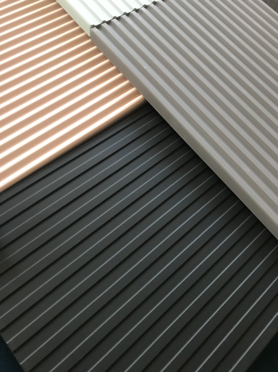 Мебельный фасад рифленый