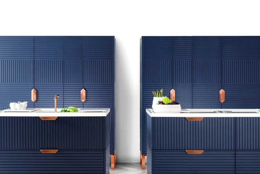 Кухни с рифлеными фасадами в полоску