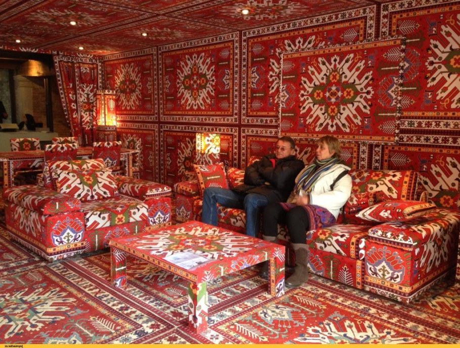 Советская комната с ковром