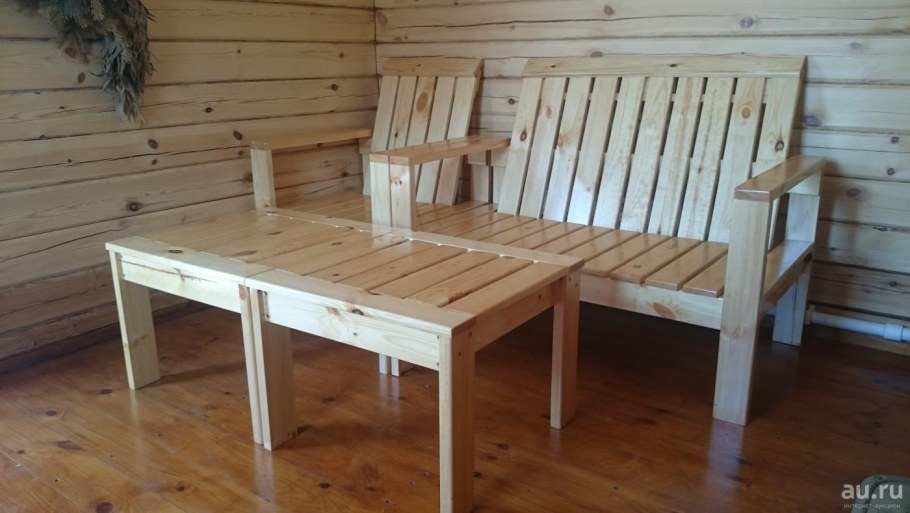 Диван из дерева в баню