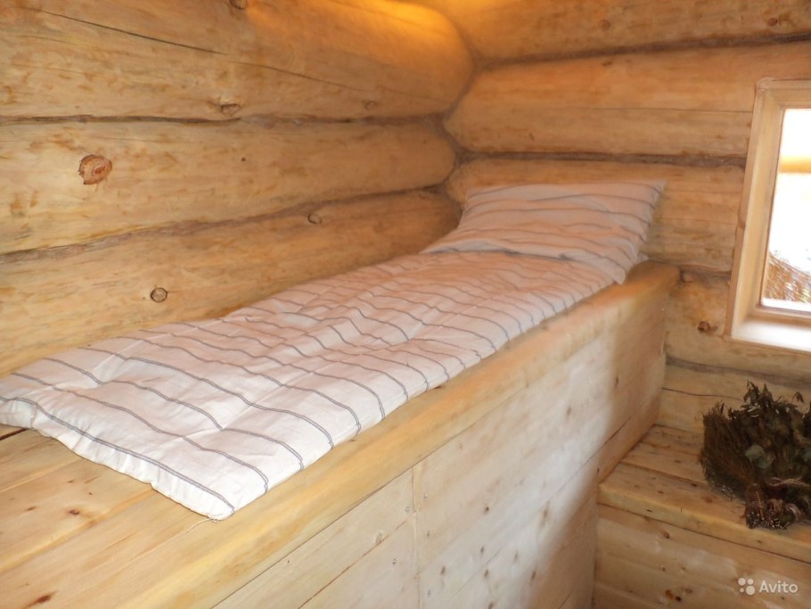 Лежак в предбанник