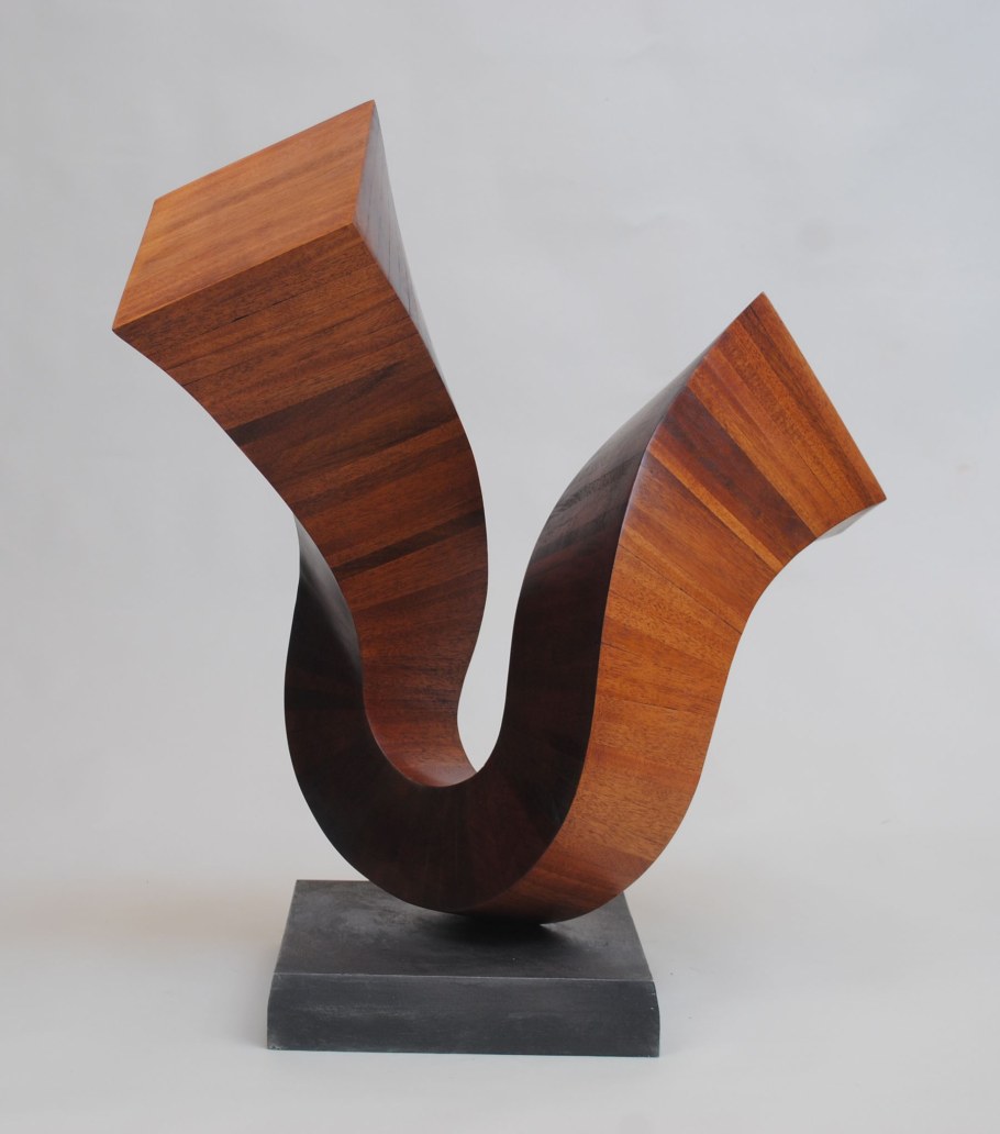 Абстрактные фигуры из дерева