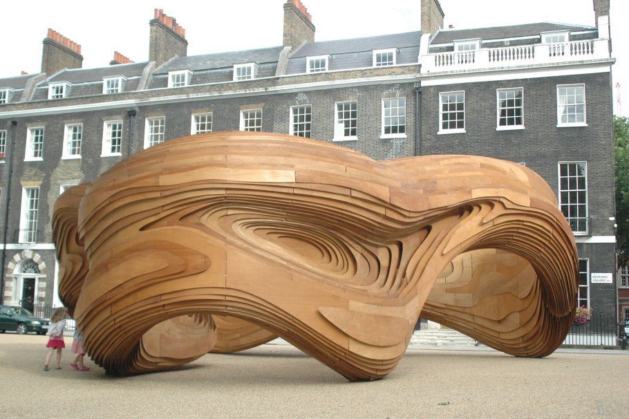 Скульптура из дерева