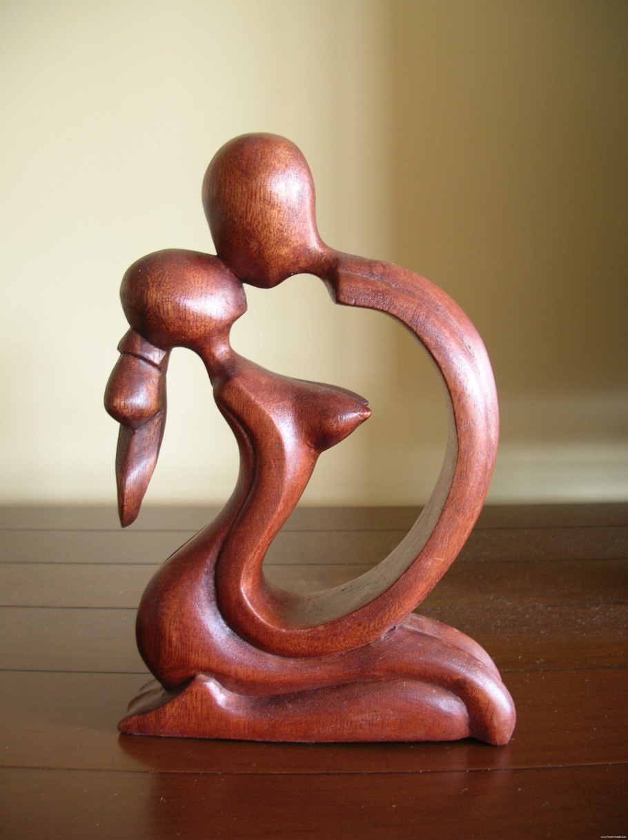 Деревянные статуэтки