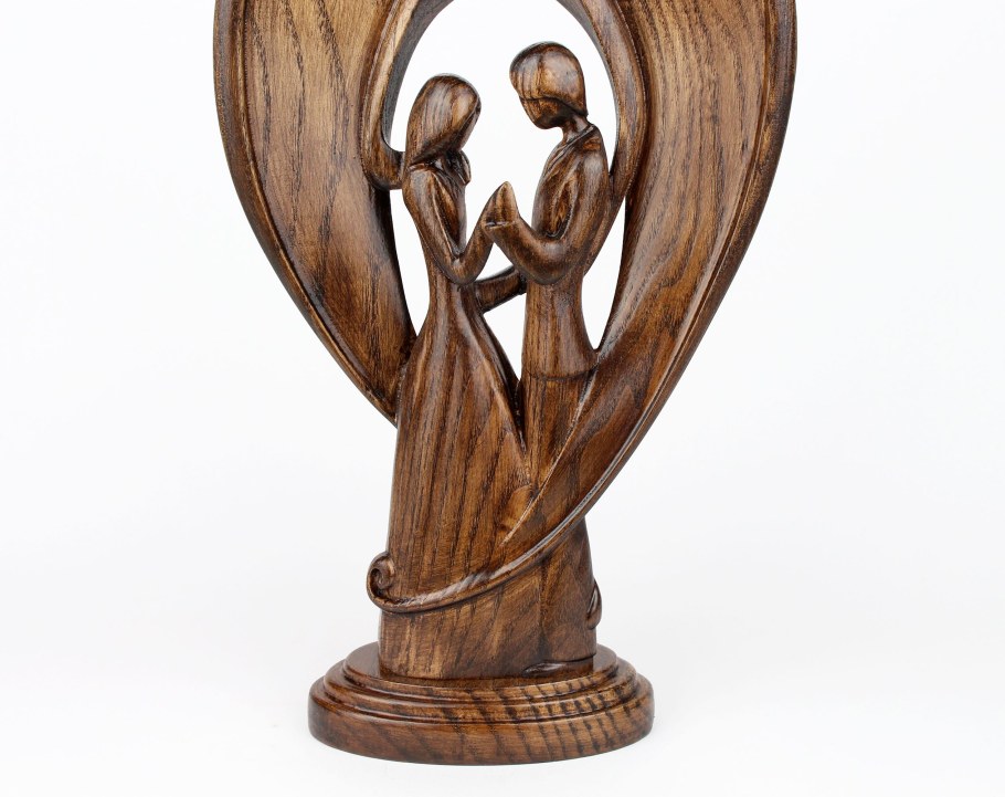 Фигурка деревянная