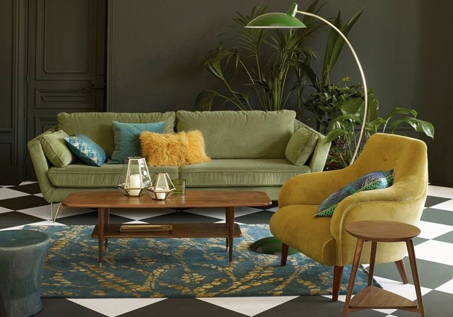 Зеленый диван в интерьере