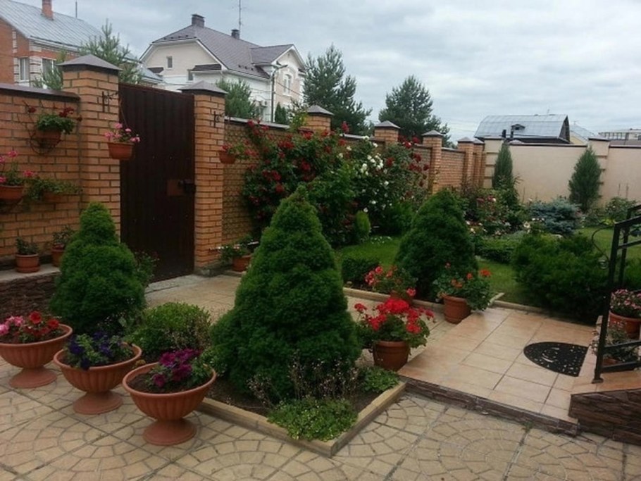 Ландшафт перед домом