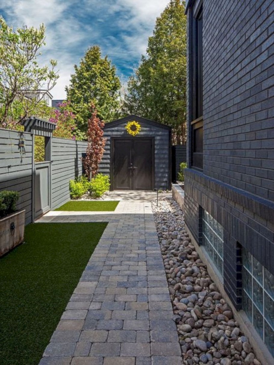 Красивый двор