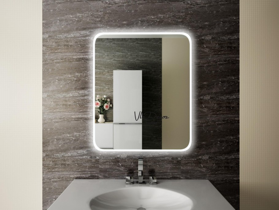 Зеркало с подсветкой в ванную
