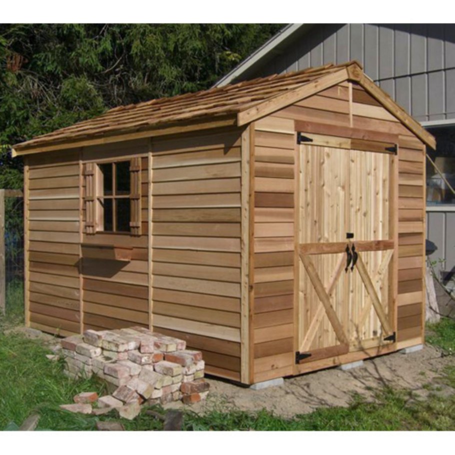 Хозблок для дачи из досок