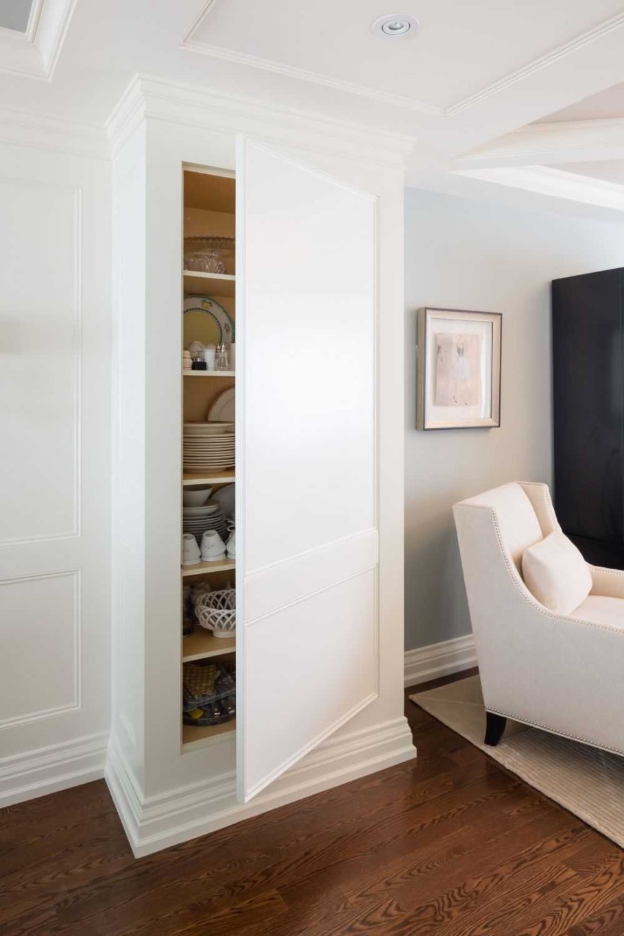 Потайные двери в интерьере