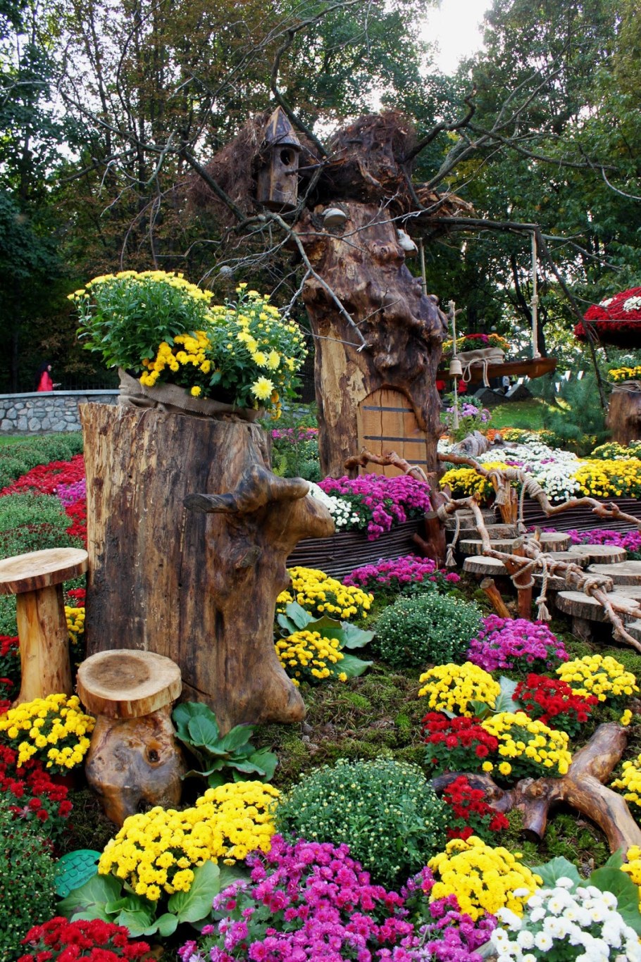 Клумба рутарий