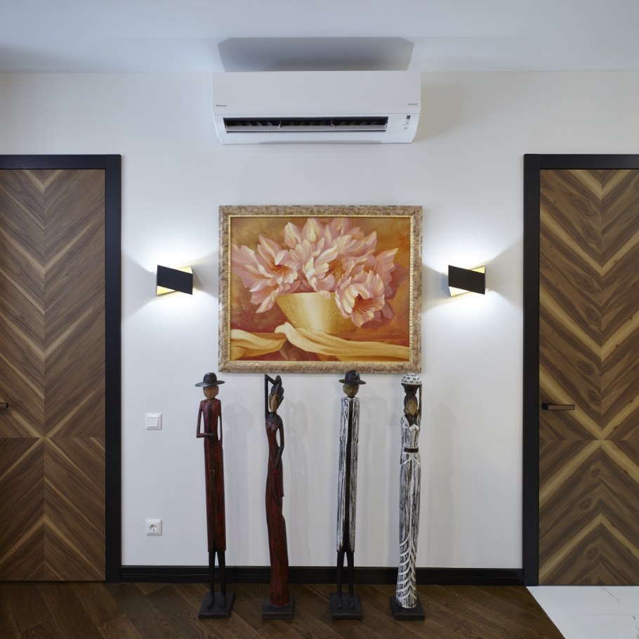 Двери со шпоном ореха в интерьере