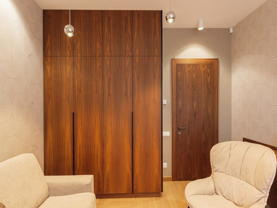 Двери шпон орех