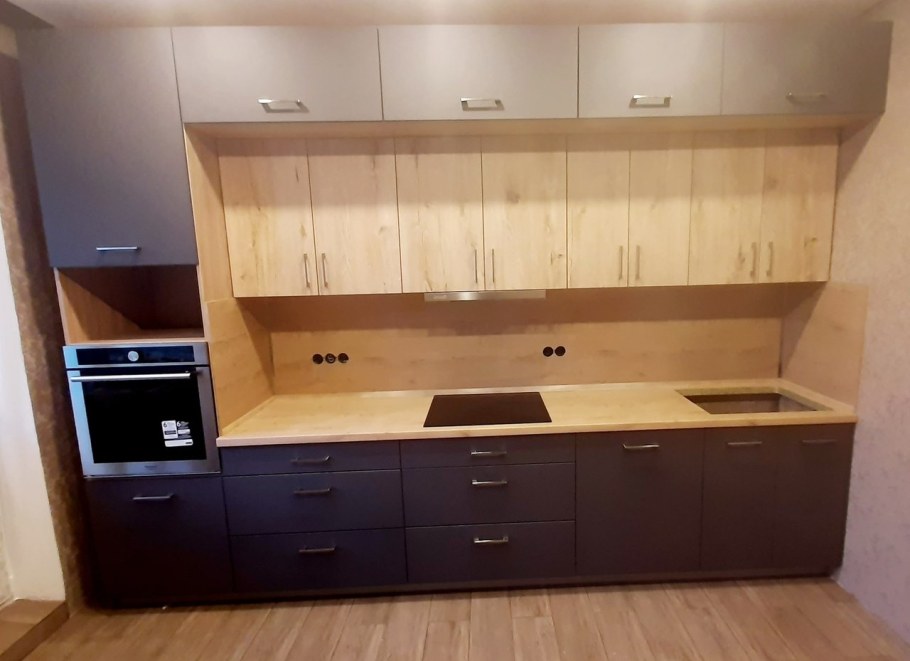 Кухни прямые с антресолью