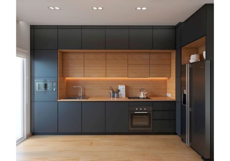 Угловая кухня с антресолью