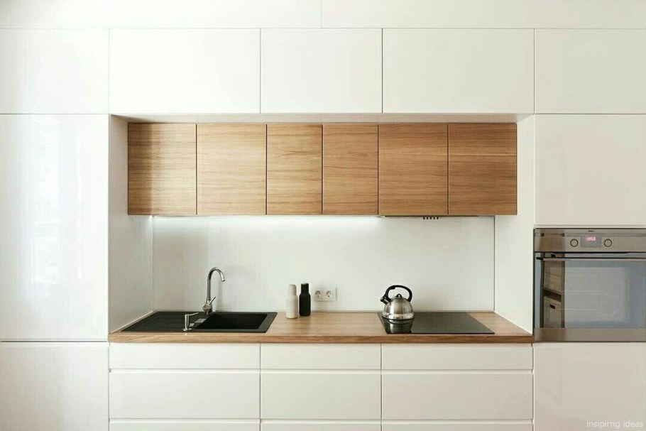 Кухня с антресолью