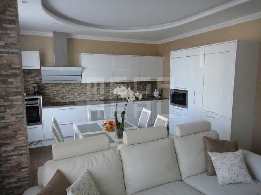 Кухни гостиные