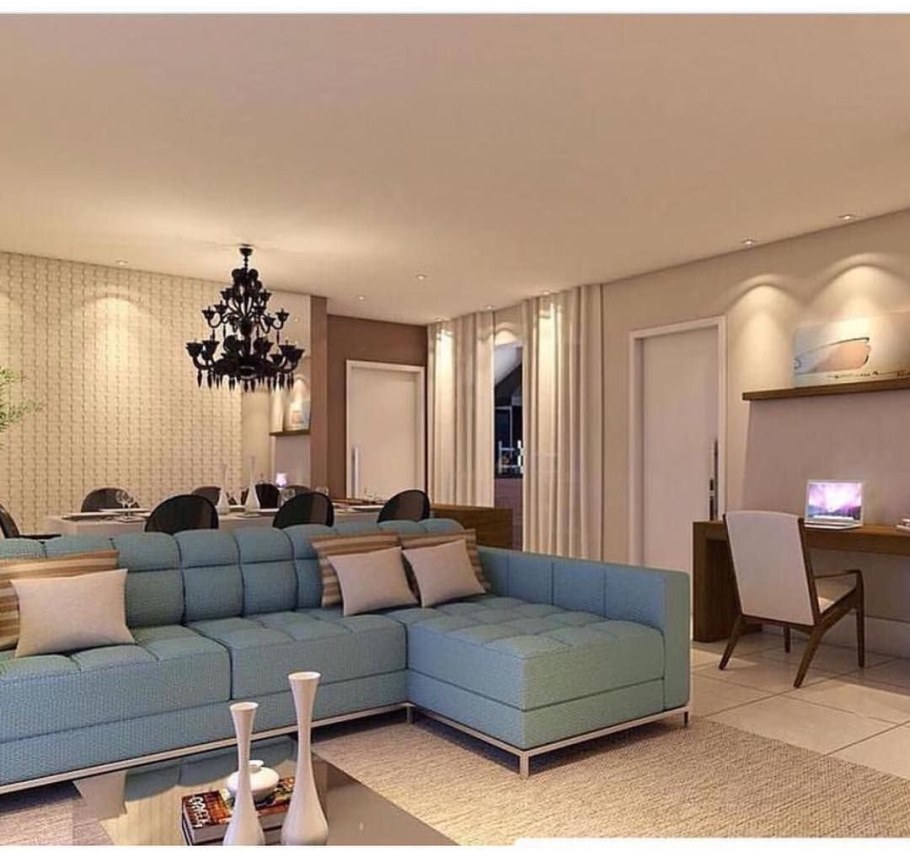 Голубой диван в гостиной