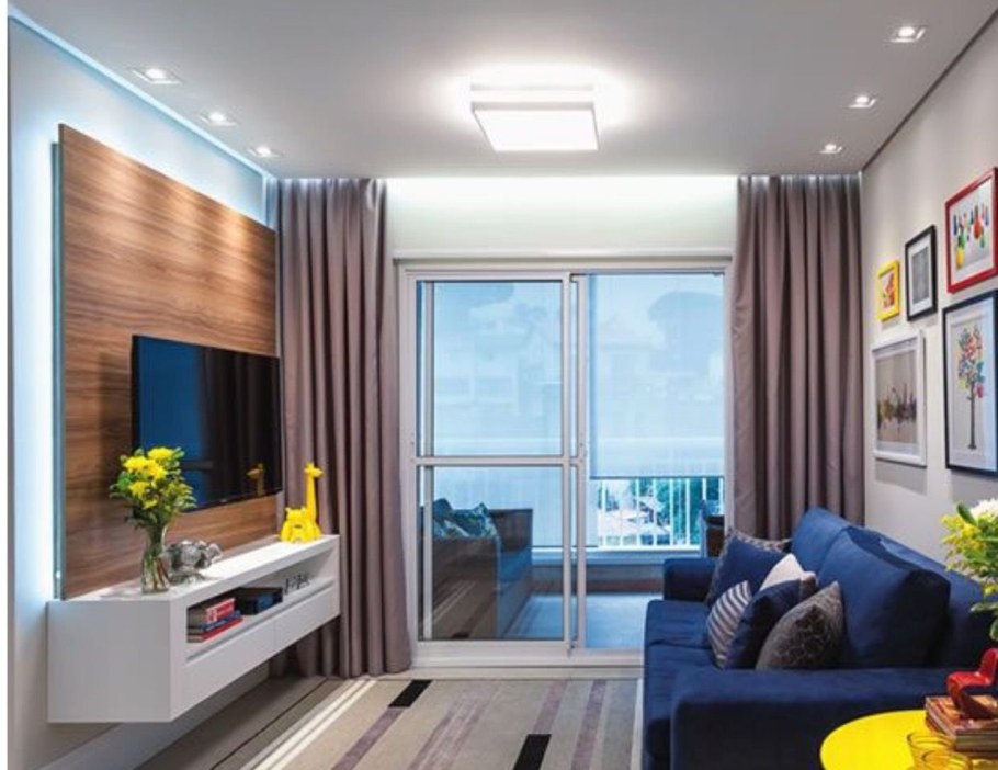 Гостиная с синим диваном дизайн