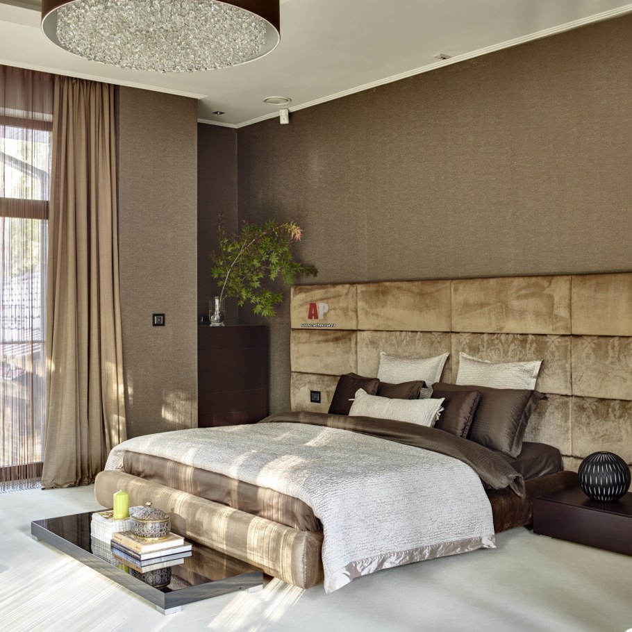 Спальня в современном стиле в доме