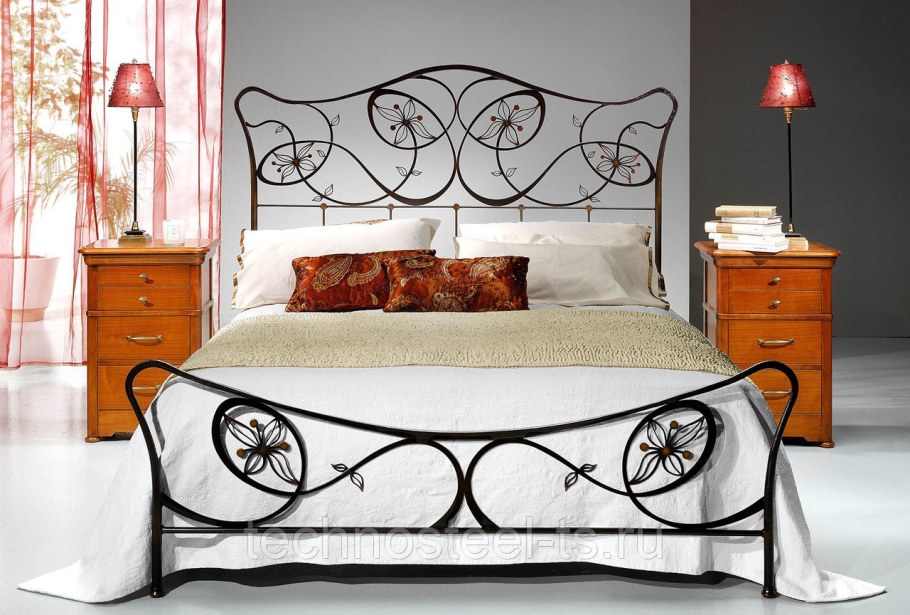 Кованая кровать хофф