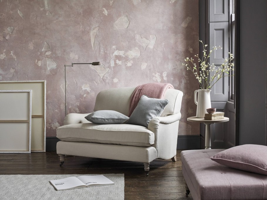 Розовая венецианская штукатурка в интерьере