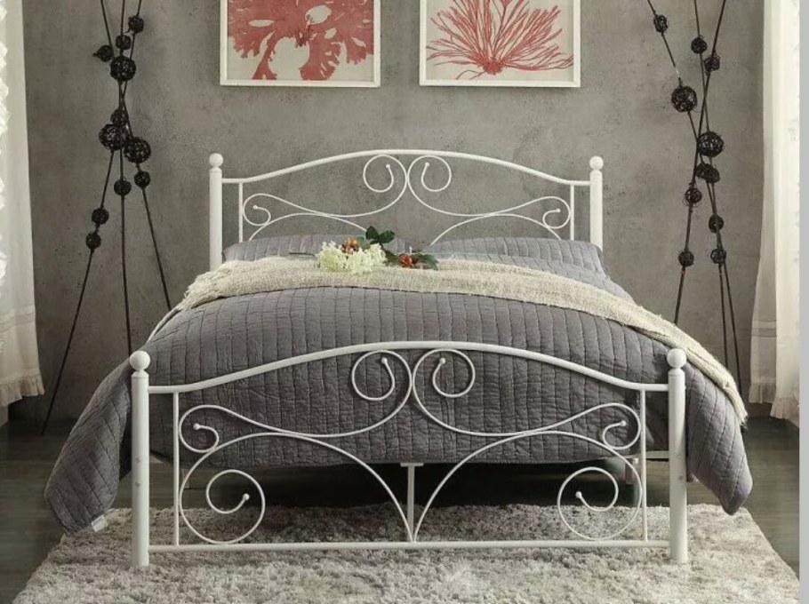 Железная кровать Баттерфляй белая