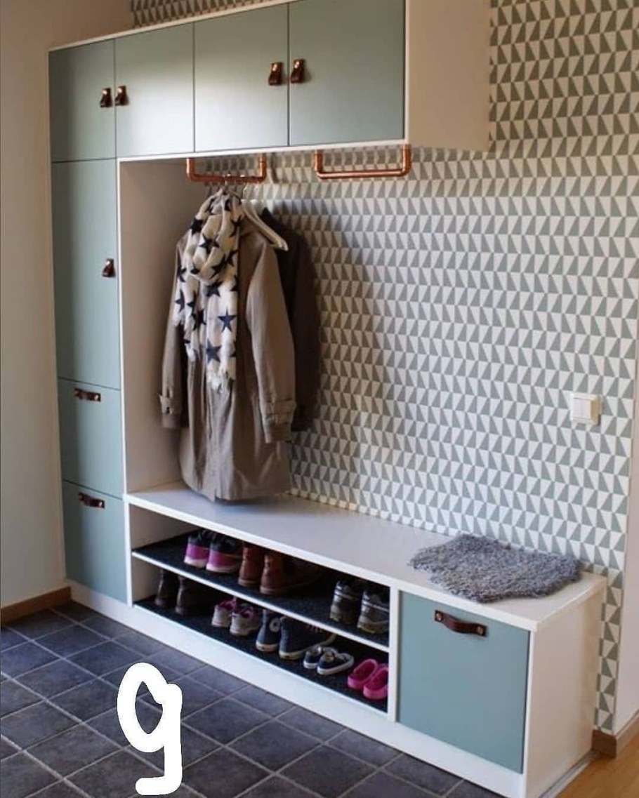 Икеа БЕСТО В прихожей