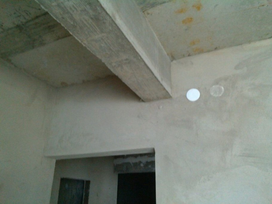 Железобетонные балки на потолке