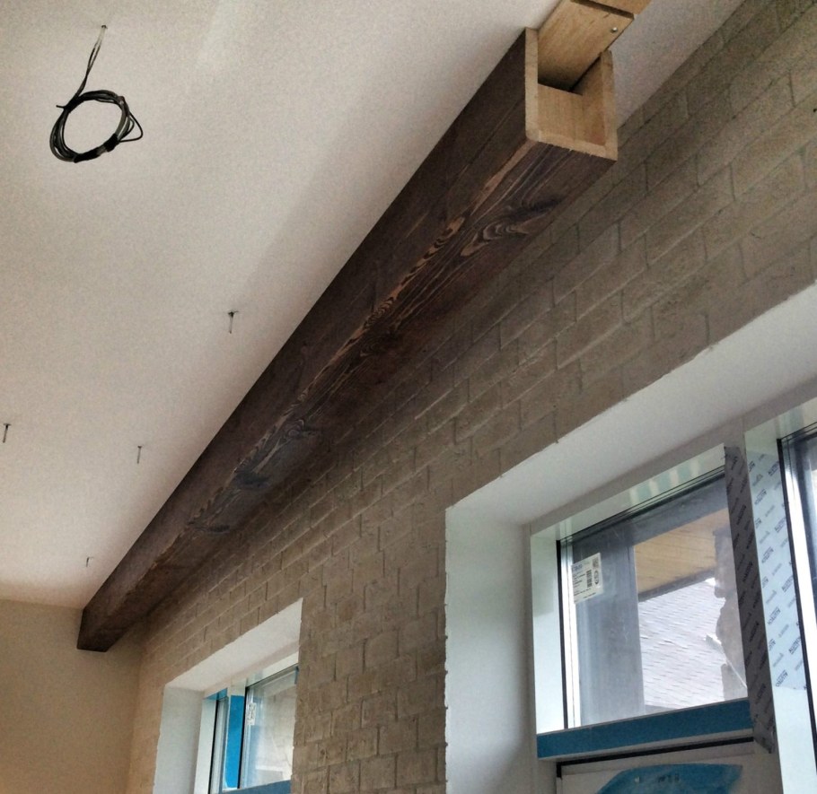 Декоративная балка в интерьере