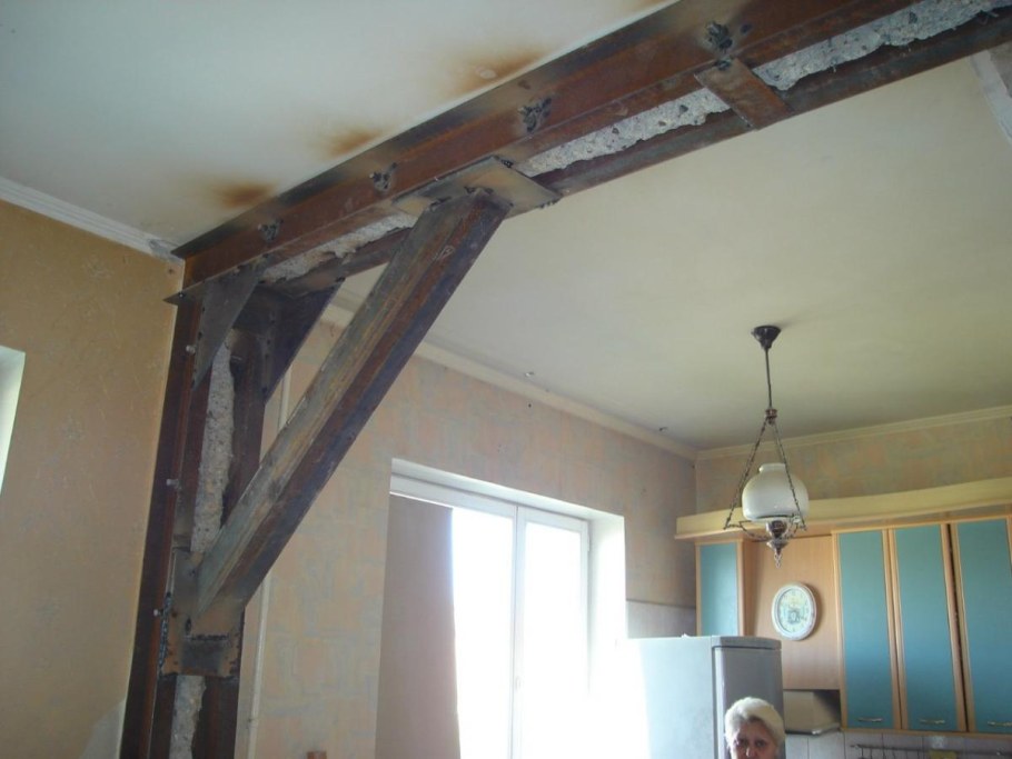 Потолочная балка в хрущевке
