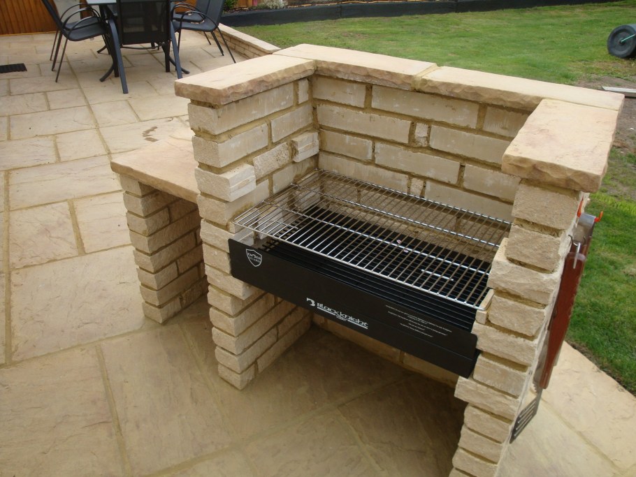 Мангальная зона из шамотного кирпича