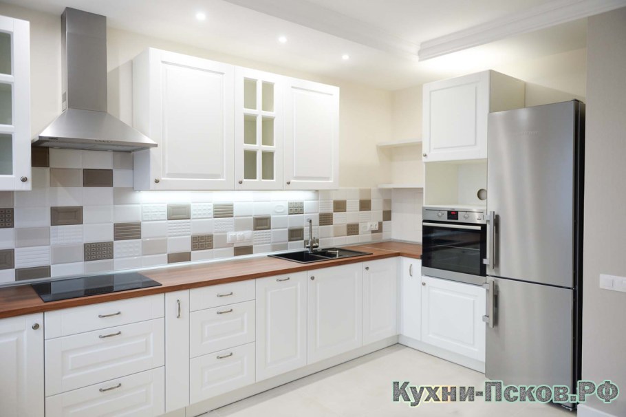 Фартук для белого кухонного гарнитура