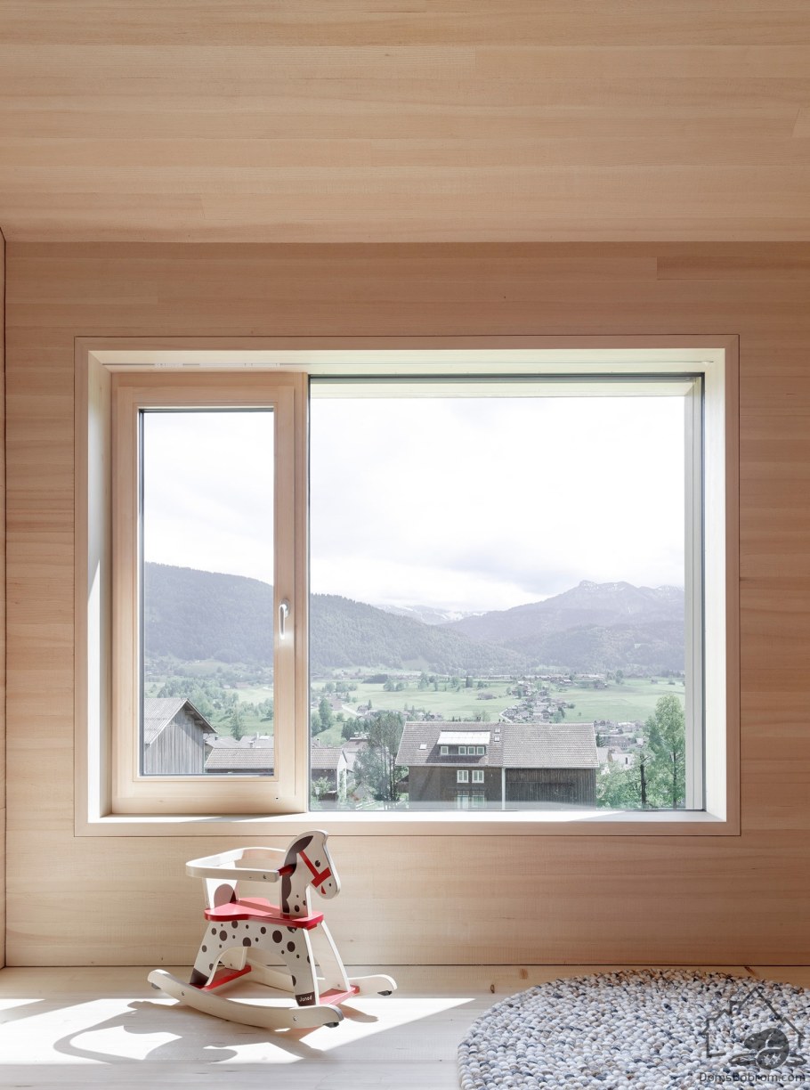 Окна под дерево в интерьере