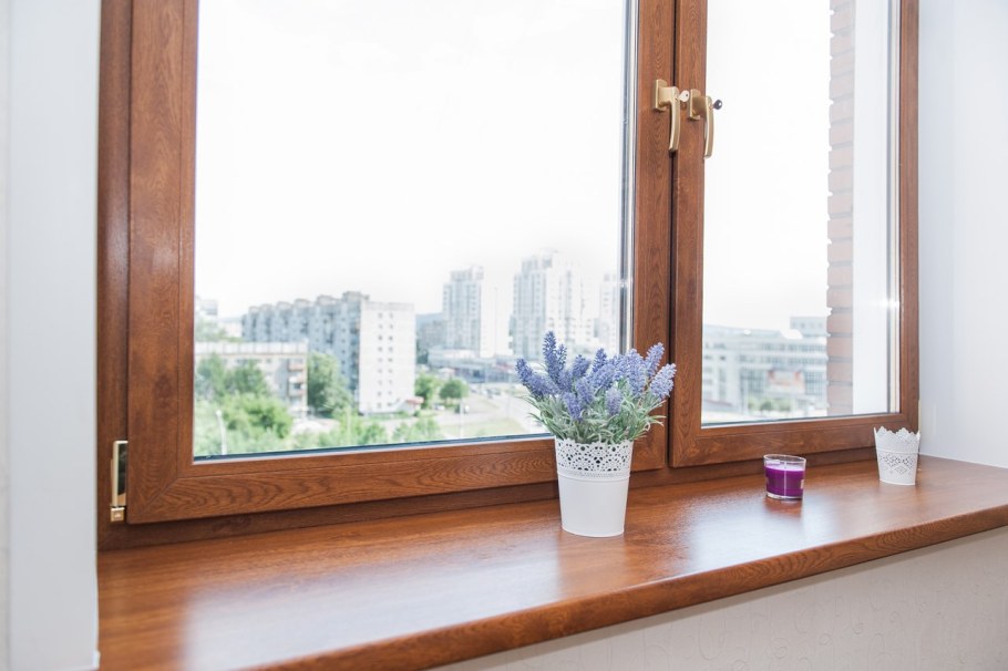 Окна пластиковые Рехау коричневый дуб