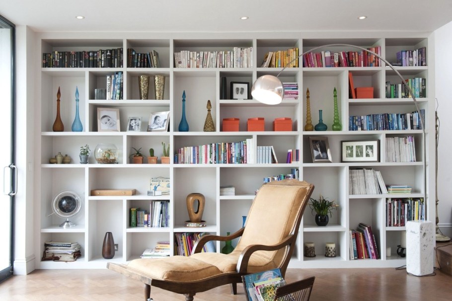 Стеллаж во всю стену