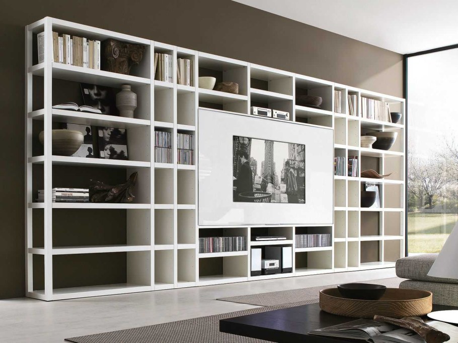 Стенка с полками