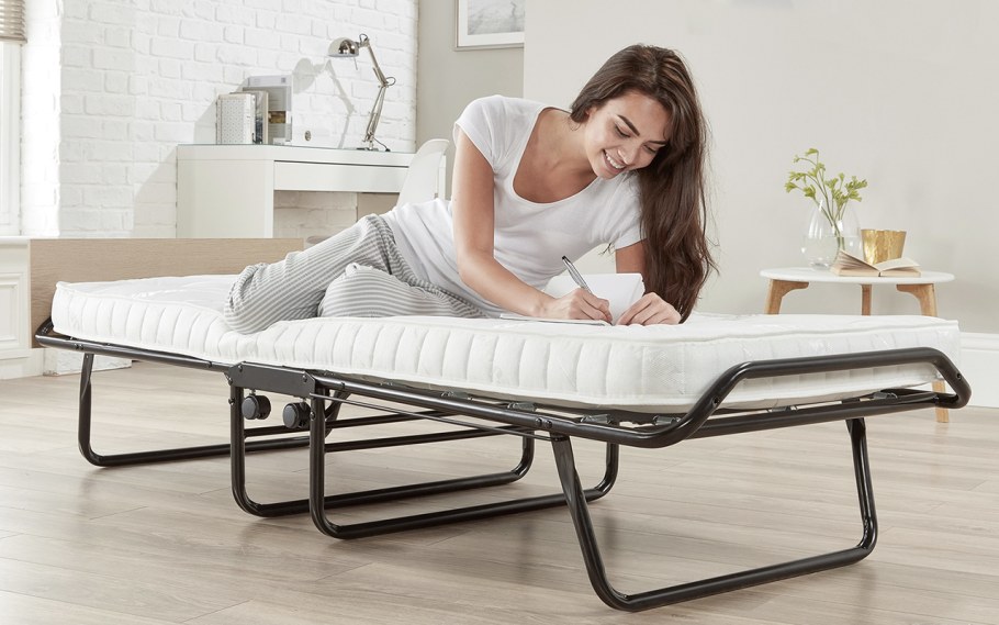 Компактная раскладная кровать