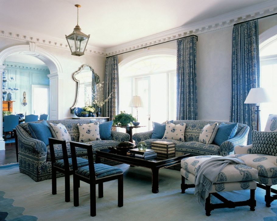 Голубые шторы в интерьере